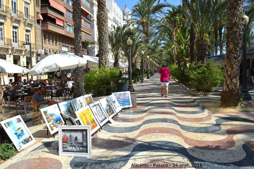 Alicante- Passeo et port 027.JPG